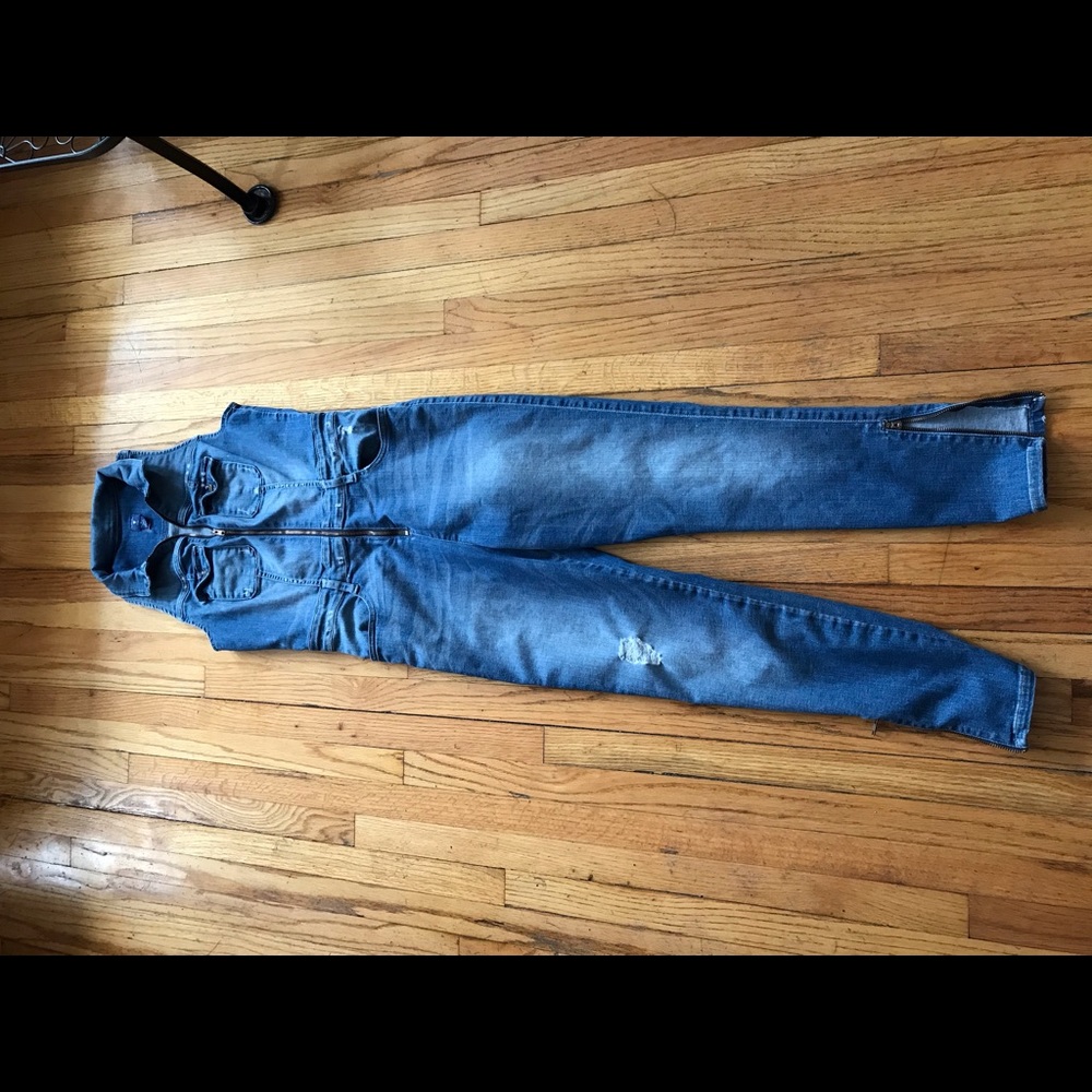 Guess overall high waisted size 6